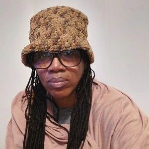 Meet your Posher, Adriane